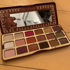 Too faced gingerbread palette